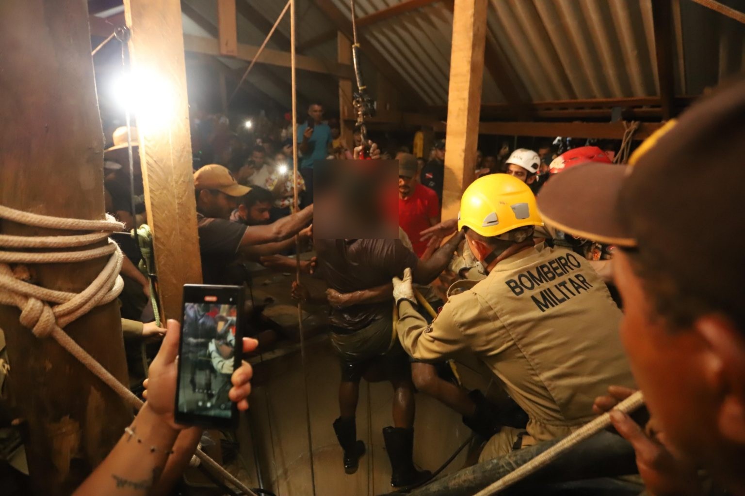 Garimpeiros soterrados em mina ilegal de cobre são resgatados no Pará