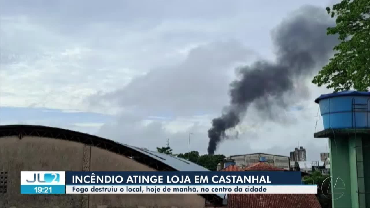 Incêndio destrói loja de colchões em Castanhal, no Pará