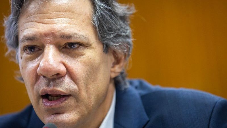 Haddad vai apresentar prioridades a líderes do Senado nesta terça