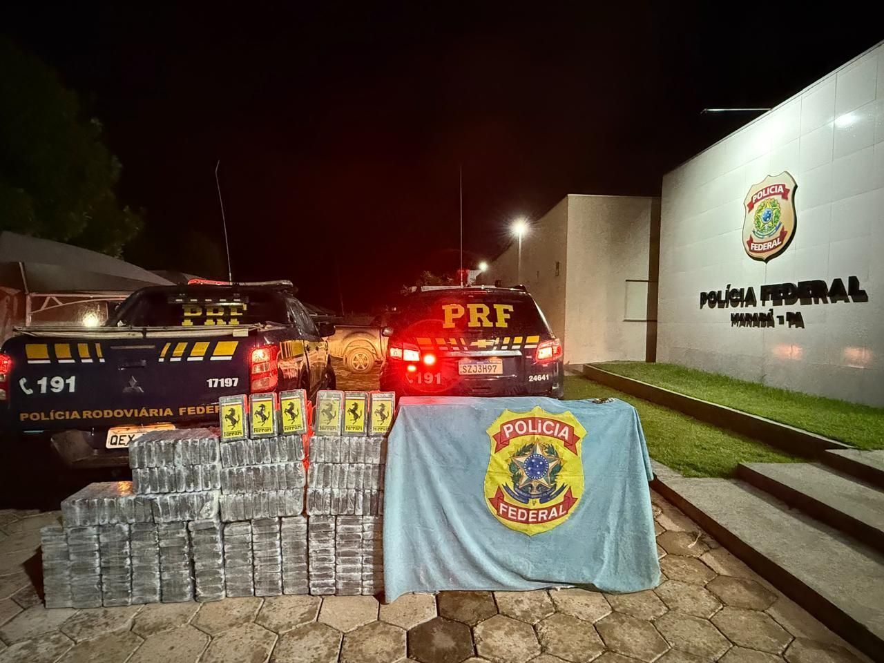 Caminhoneiro é preso com 500 kg de cocaína escondida em carga de pipoca