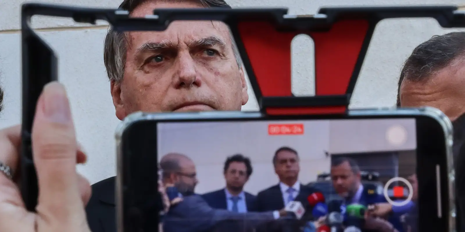 PGR denuncia Bolsonaro e mais 33 por tentativa de golpe de Estado