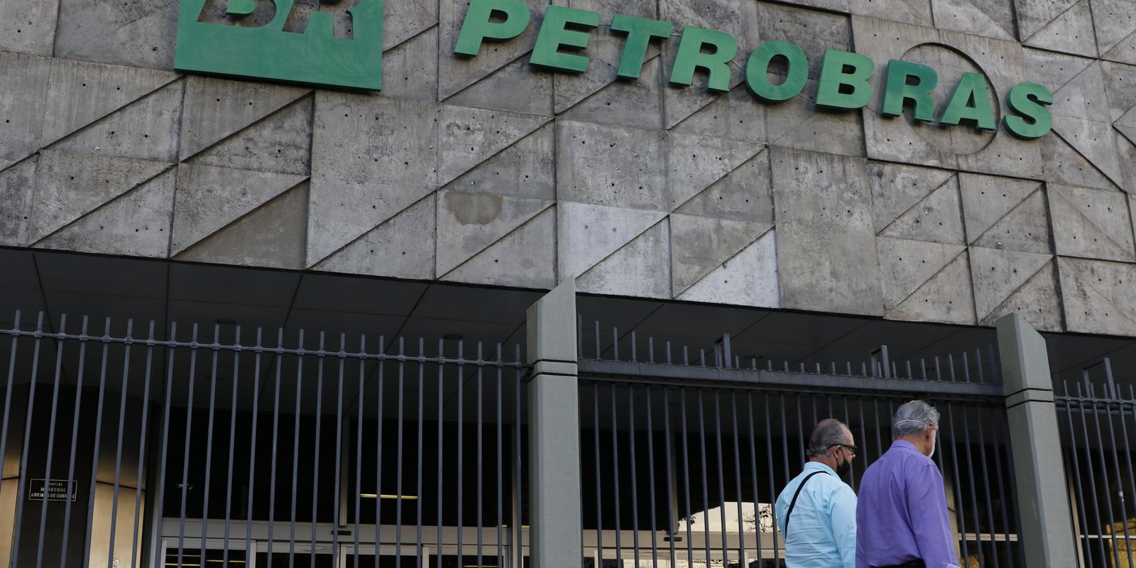 Petrobras assina contrato de venda de petróleo com estatal indiana