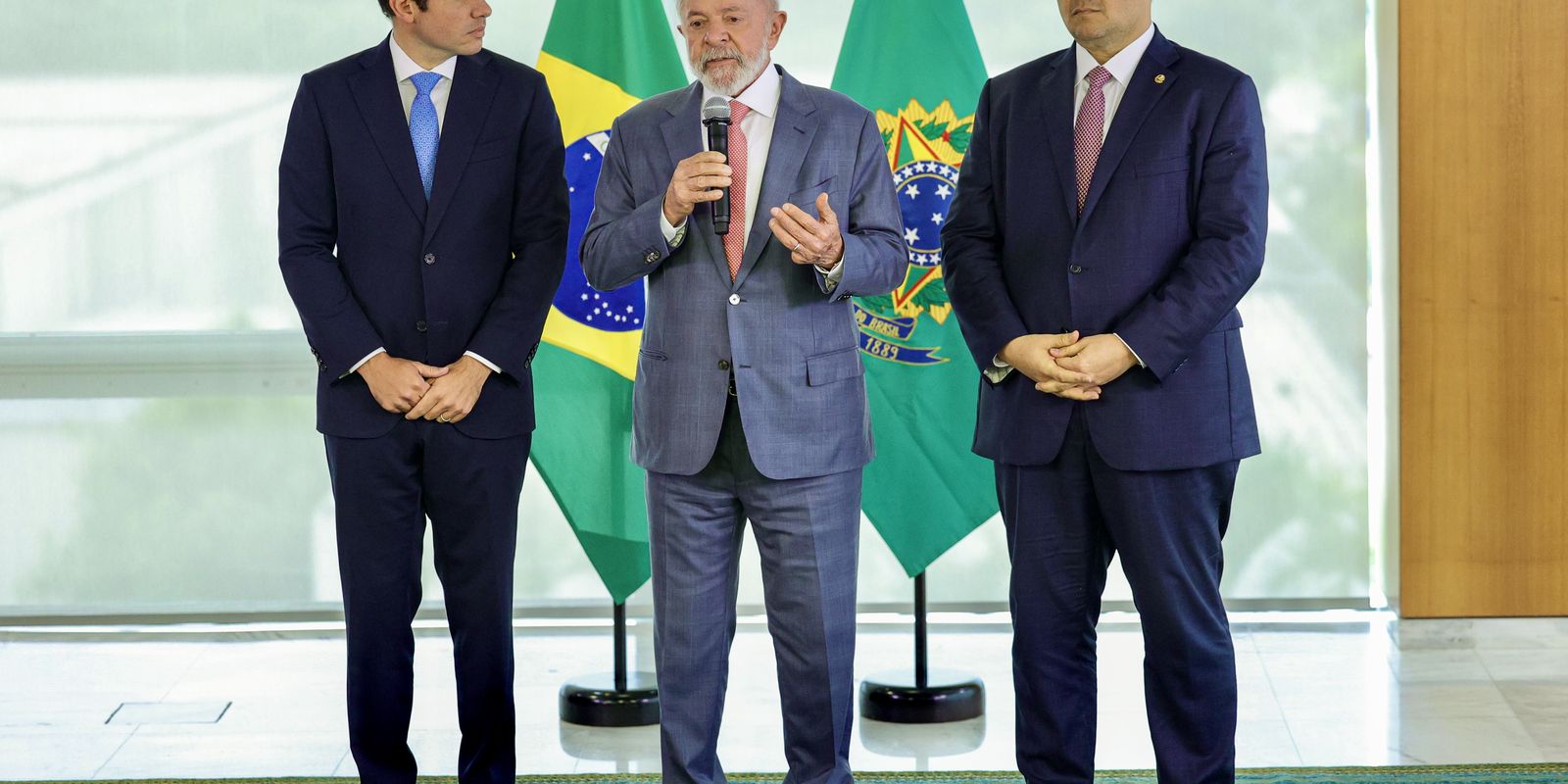 “Brasil está menos pobre e com mais renda”, diz Lula ao Congresso