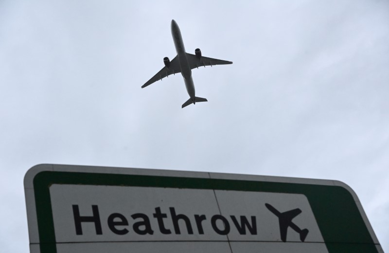 Aeroporto de Heathrow, em Londres, retoma todas as operações após incêndio