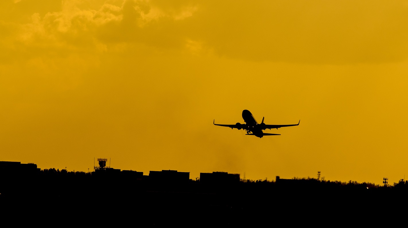 Companhias aéreas dos EUA reduzem previsões de lucros em meio a incertezas