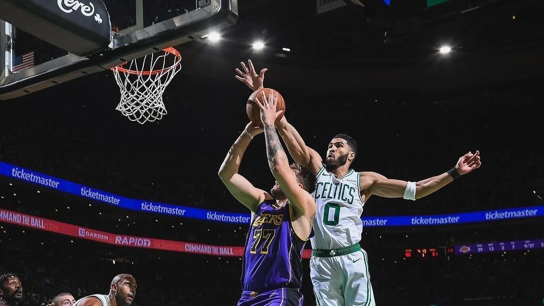 Jayson Tatum brilha com 40 pontos e Celtics derrotam Lakers por 111-101