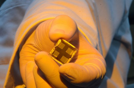Processo simples aumenta a durabilidade de células solares de perovskita