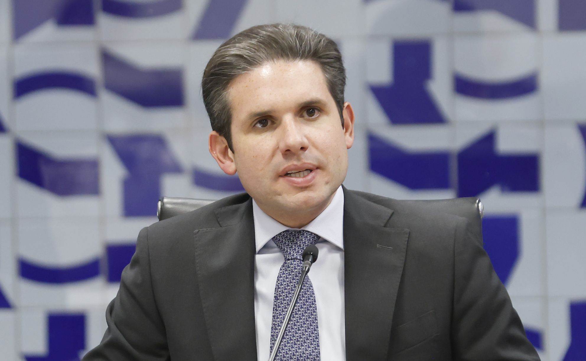 Após reunião de líderes, Hugo pauta “PEC da Blindagem” e fim do foro
