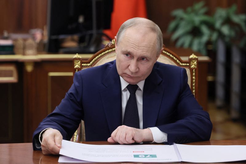 Cessar-fogo é oportunidade para Putin ganhar tempo, diz especialista