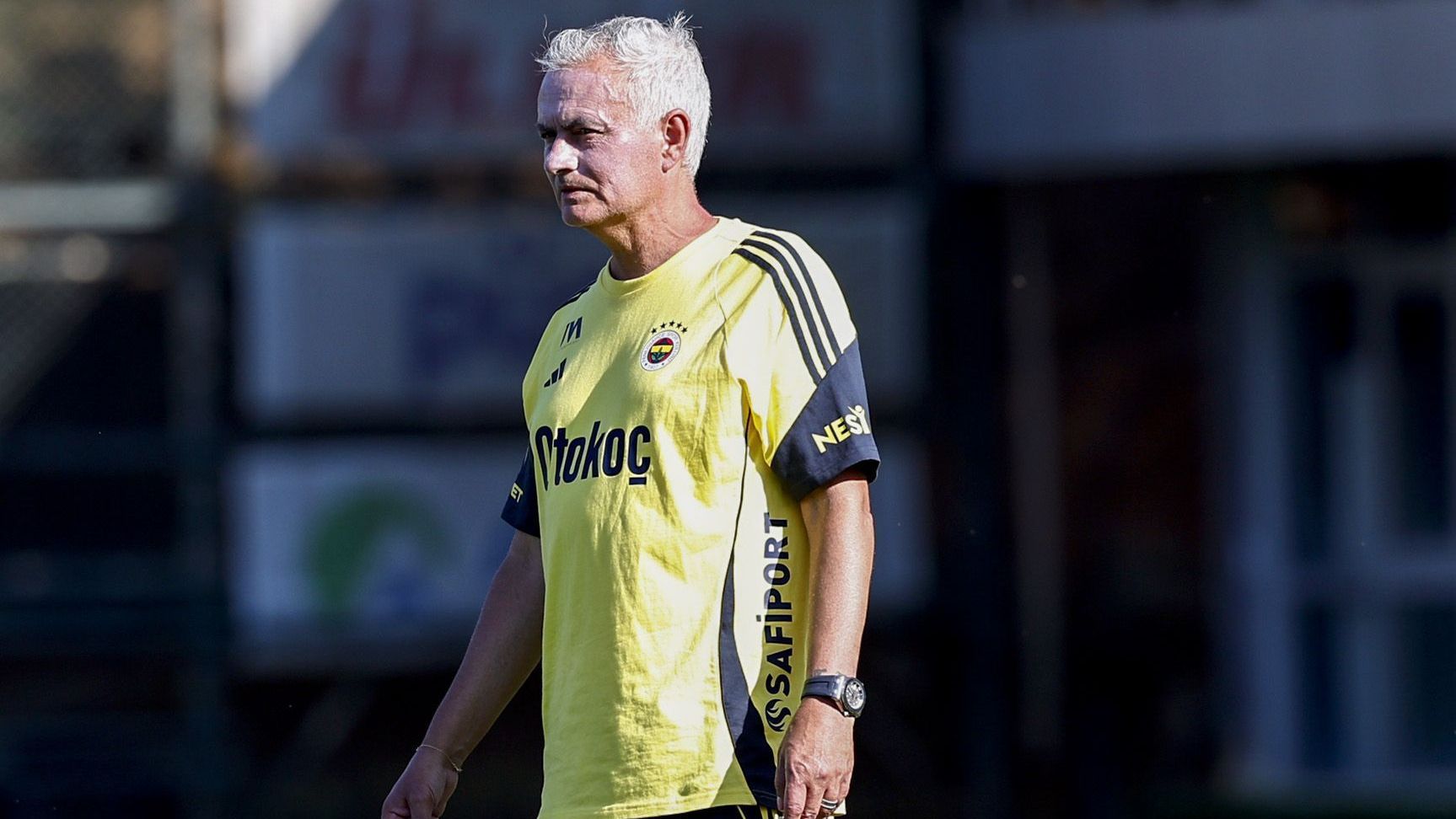 Fenerbahçe: Treinador José Mourinho é demitido na Turquia