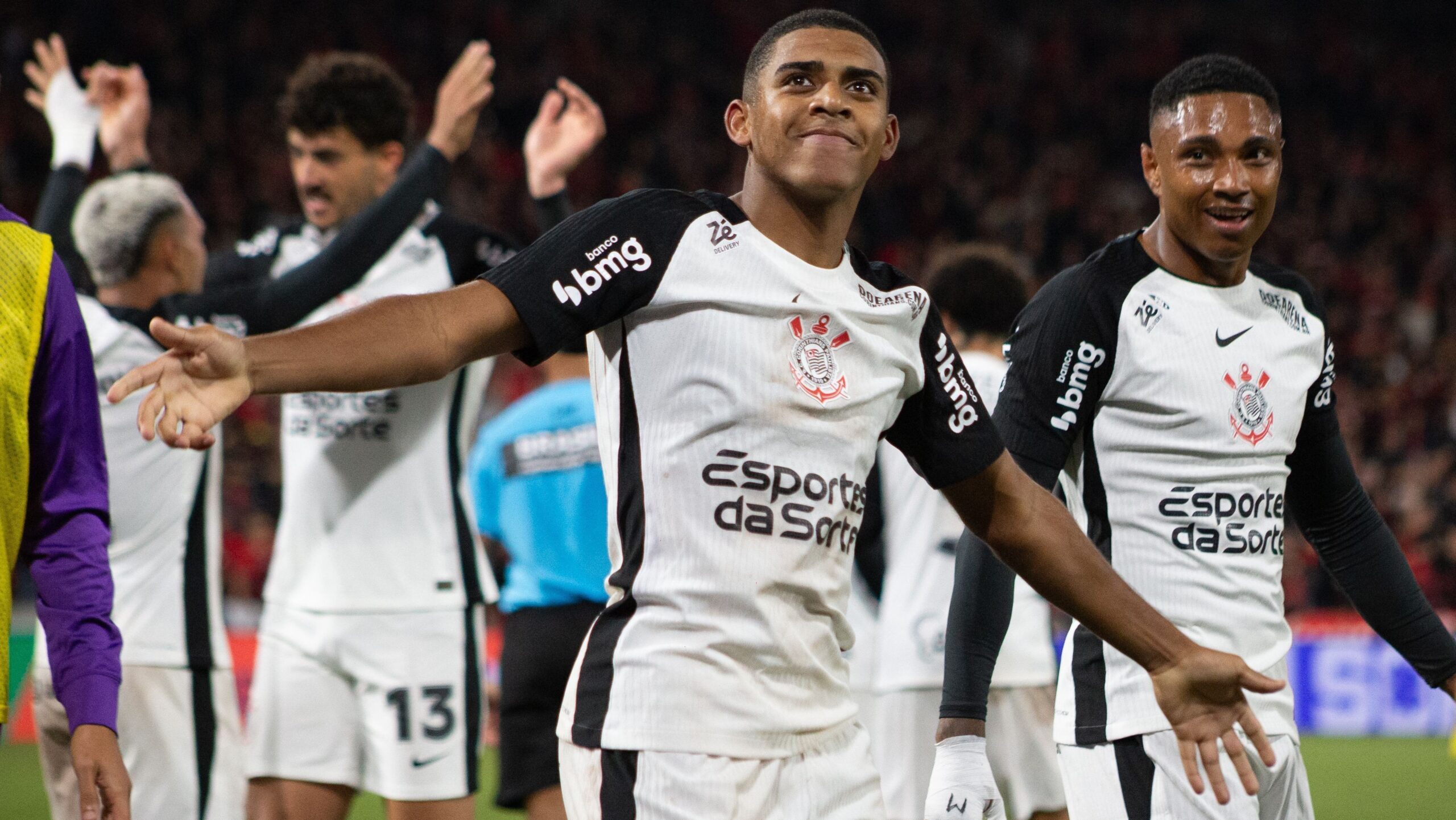 Gui Negão brilha, e Corinthians vence Athletico-PR na Copa do Brasil
