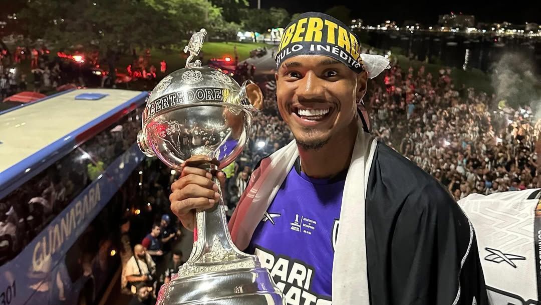 John se posiciona após quase saída do Botafogo e manda recado à torcida