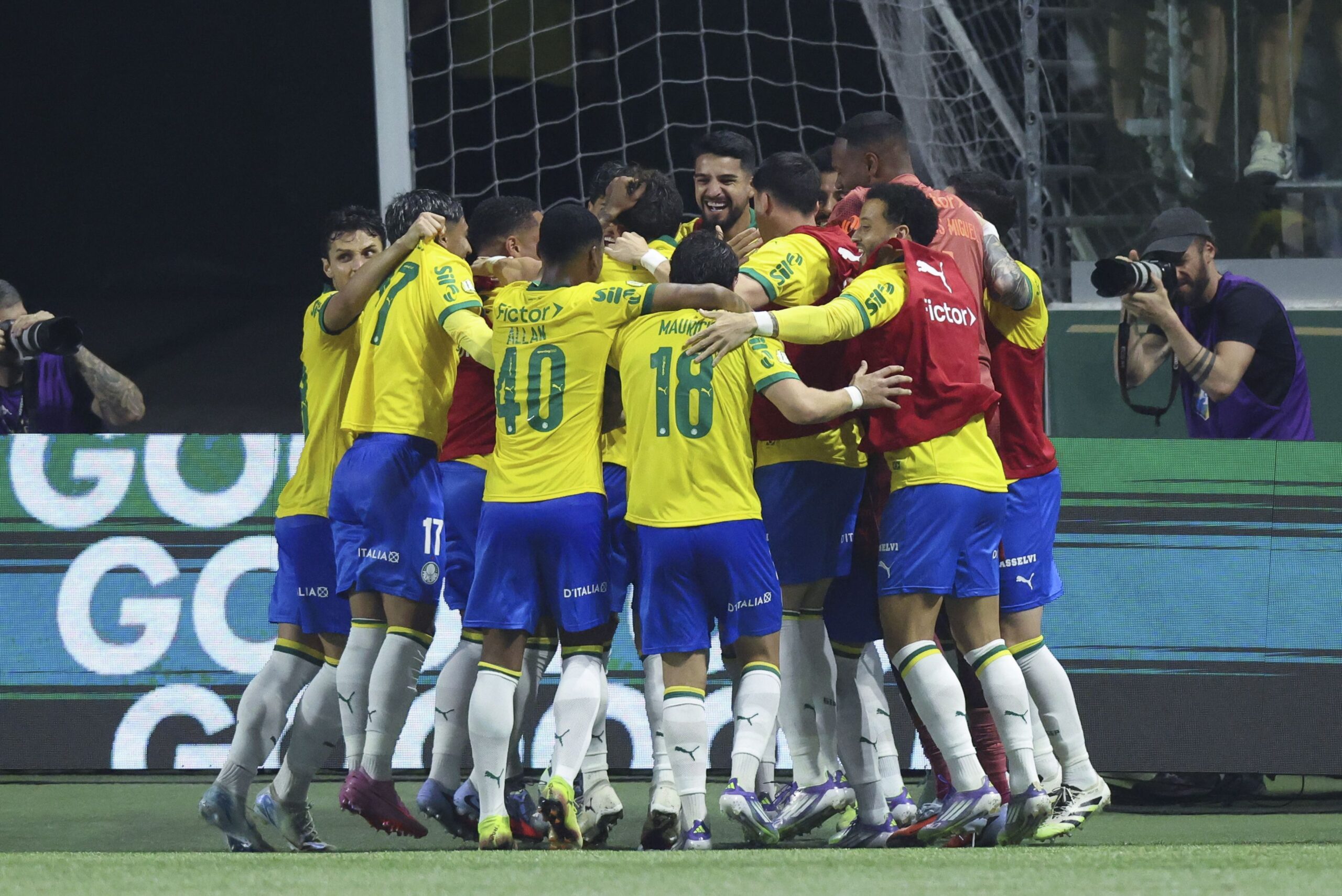 Com dois de Andreas Pereira, Palmeiras goleia o Fortaleza pelo Brasileiro