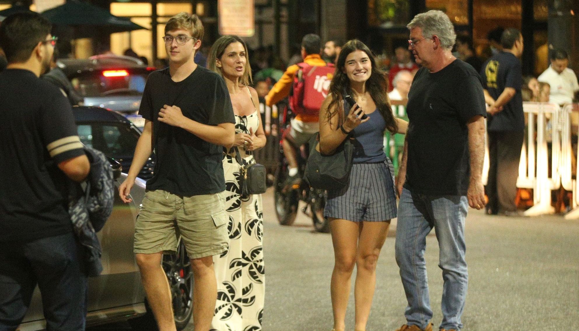 Filho de Angélica e Huck passeia com namorada e sogros no Rio; veja