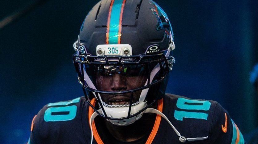 Imagem forte: jogador da NFL sofre grave lesão em Dolphins x Jets; veja