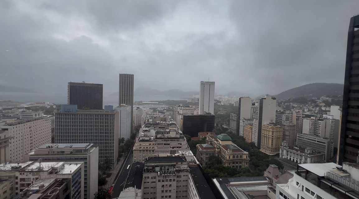 Primavera chega ao Rio com frente fria, chuva e ventos moderados