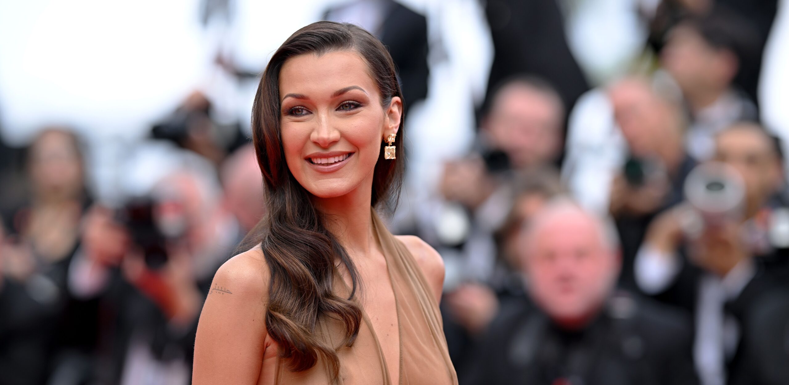Quem é Bella Hadid, ex-modelo da Victoria’s Secret internada com Lyme