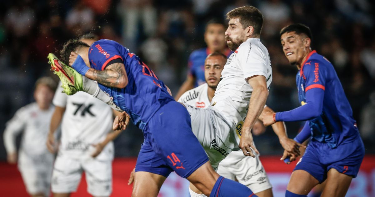 Santos abre virada, mas RB Bragantino reage e duelo termina em empate