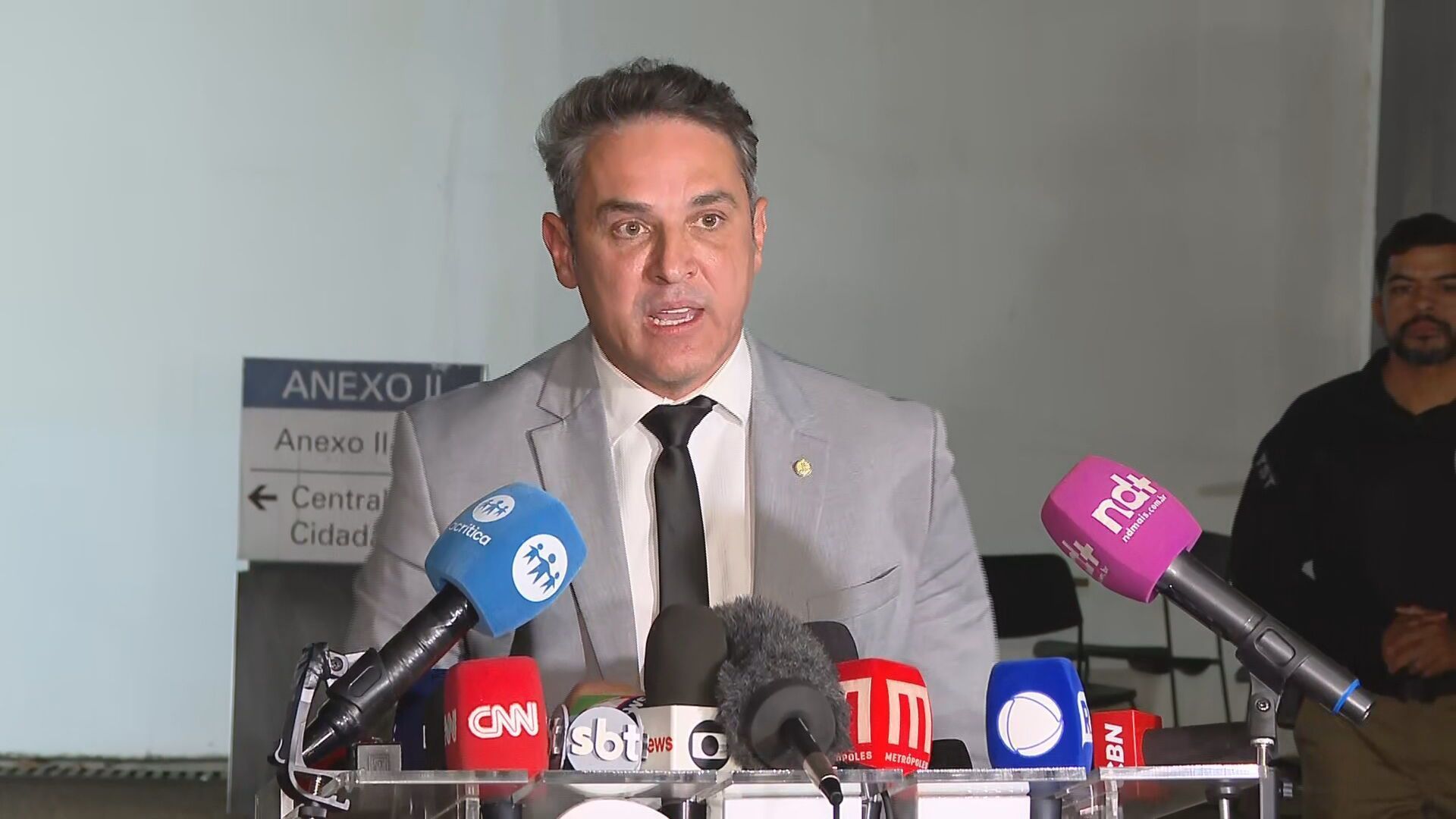 Zucco: Voto de Fux é chave para anistia; oposição avalia habeas corpus