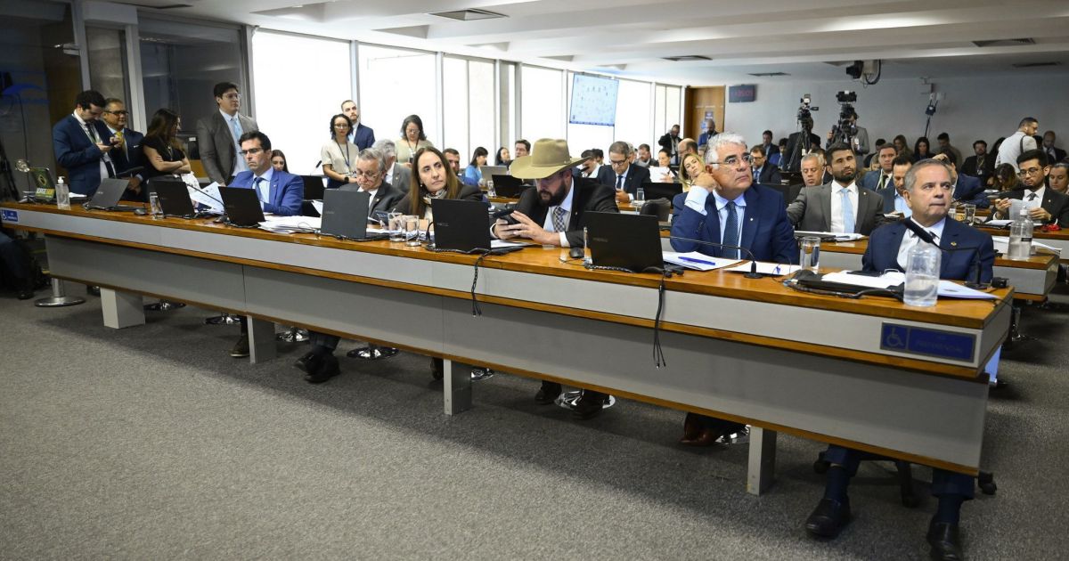 CPMI do INSS deve ouvir empresário e piloto de avião nesta terça-feira (28)