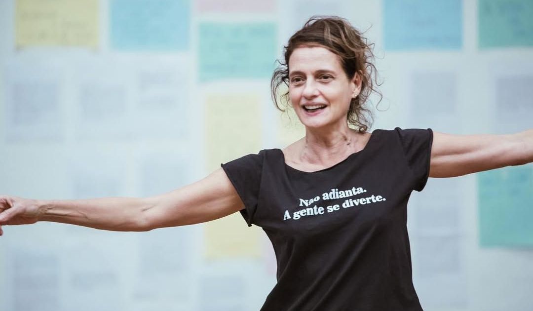 Com 61, Denise Fraga diz estar cada vez mais curiosa: “Quero aprender tudo”