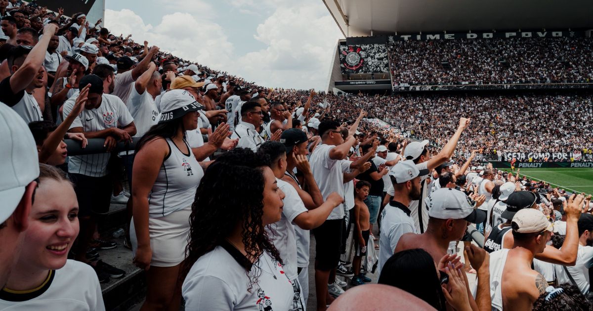 Corinthians tenta renegociar juros da dívida da Arena após vaquinha esfriar