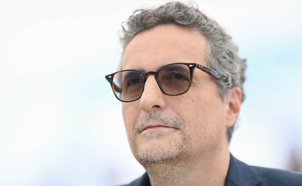 Diretor de "O Agente Secreto" rebate crítica: "Novela da Globo é regional"