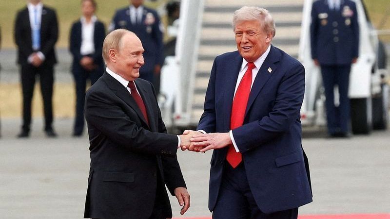 Em reunião com Zelensky, Trump diz que Putin quer encerrar a guerra
