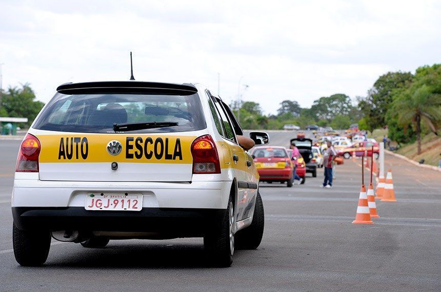 Instrutores autônomos precisarão de aval do Detran, diz especialista