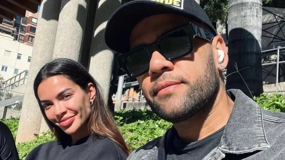 Joana Sanz dá à luz filho com Daniel Alves