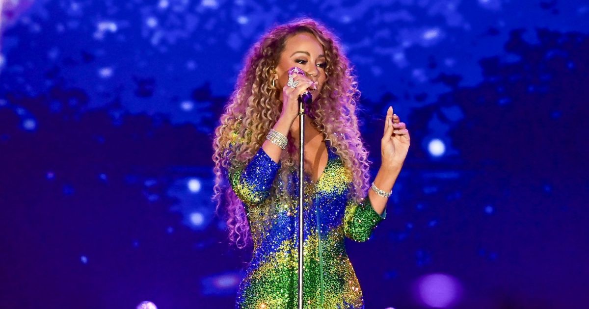 Mariah Carey se frutra por não conseguir lançar música com Michael Jackson