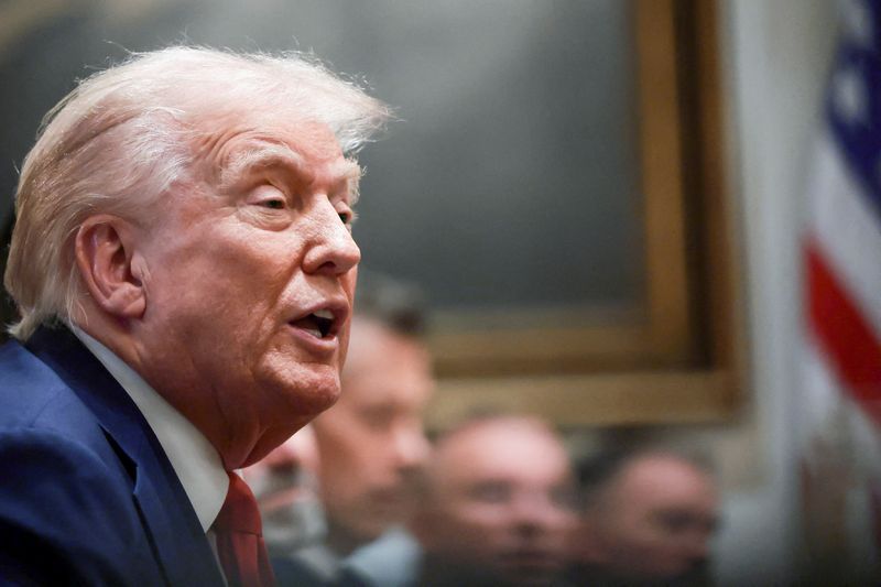 Trump chega ao Egito para cúpula de cessar-fogo em Gaza