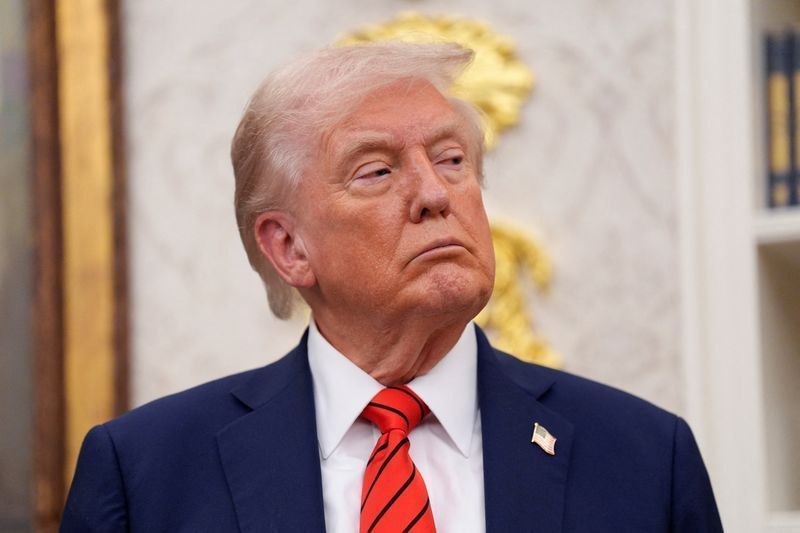 Trump diz que EUA devem ser cautelosos com a China