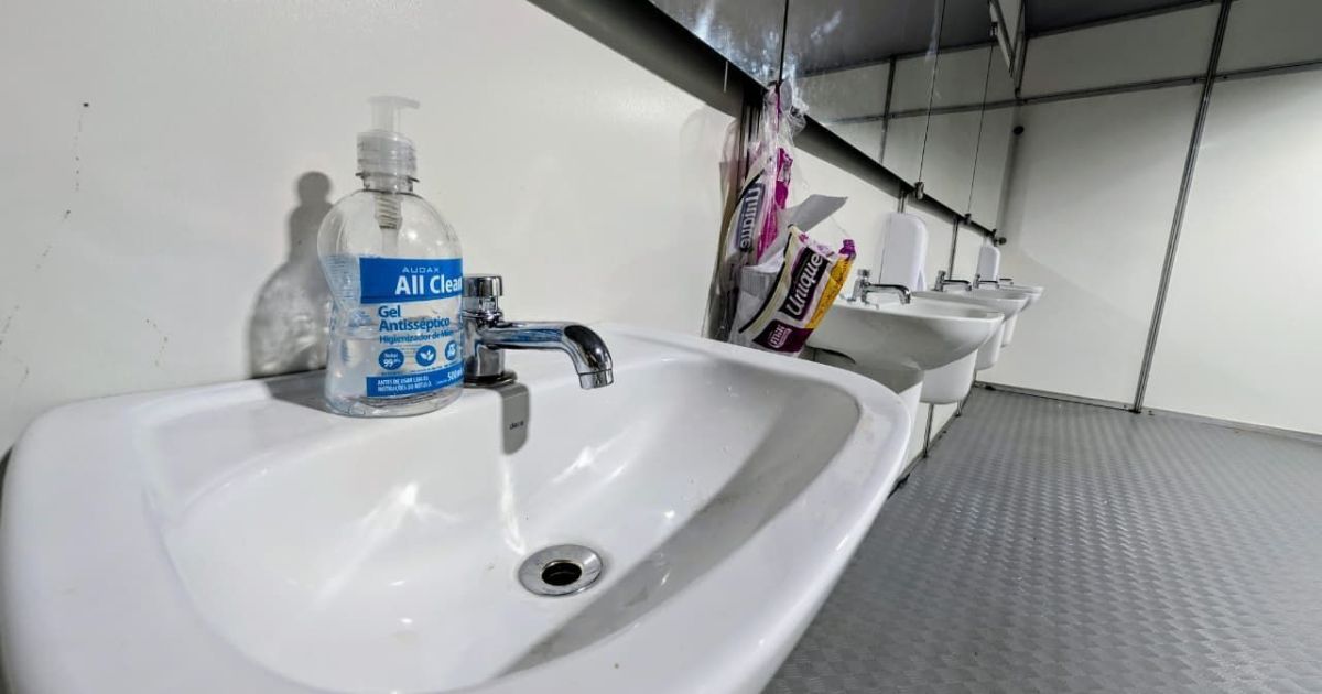Água acaba pelo 2º dia em banheiros da COP; evento sugere outros sanitários