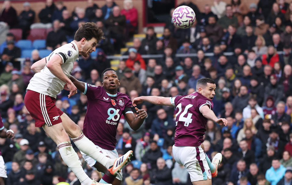 Arsenal vence Burnley e amplia liderança na Premier League