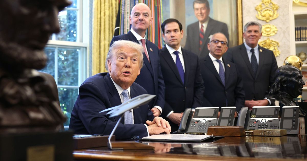 Copa do Mundo: Trump ameaça tirar jogos de cidades chefiadas por democratas