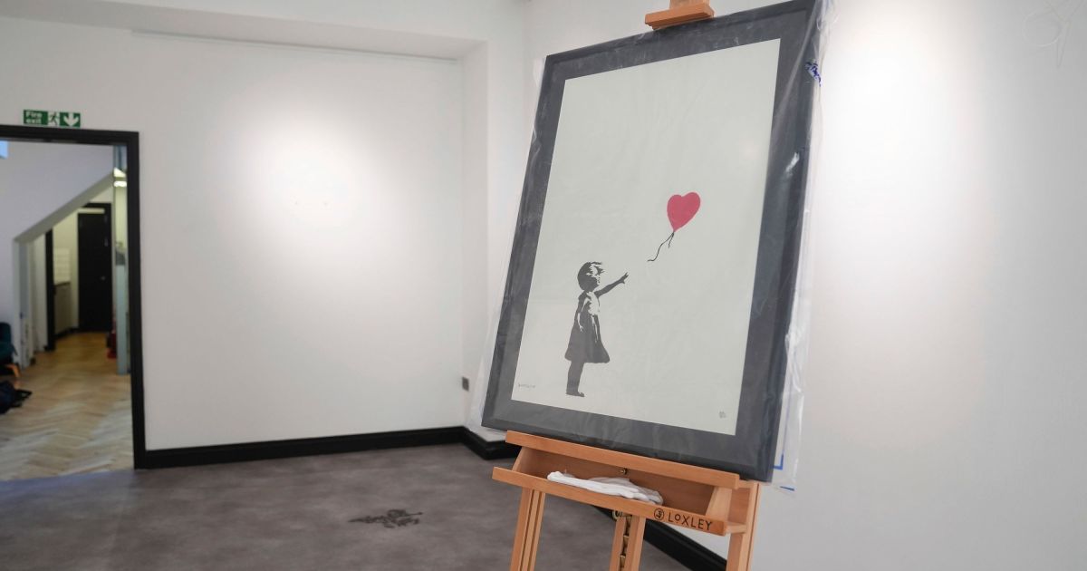 Homem é condenado por roubar pintura “Menina com Balão”, de Banksy