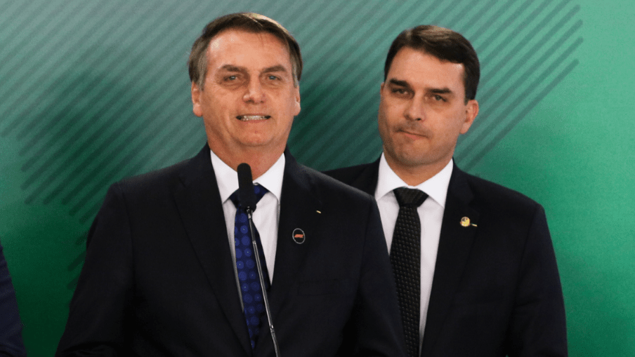 Após pré-candidatura, Flávio deve encontrar Bolsonaro pela 1ª vez na terça