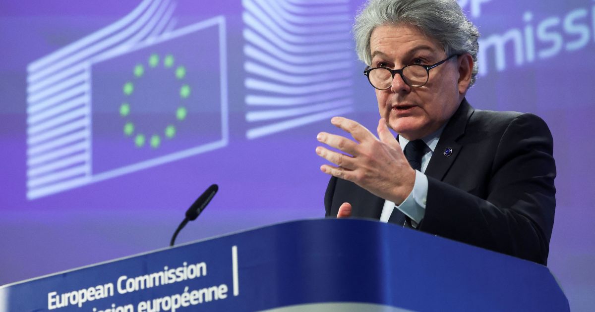 EUA impõem proibição de visto a ex-comissário da União Europeia