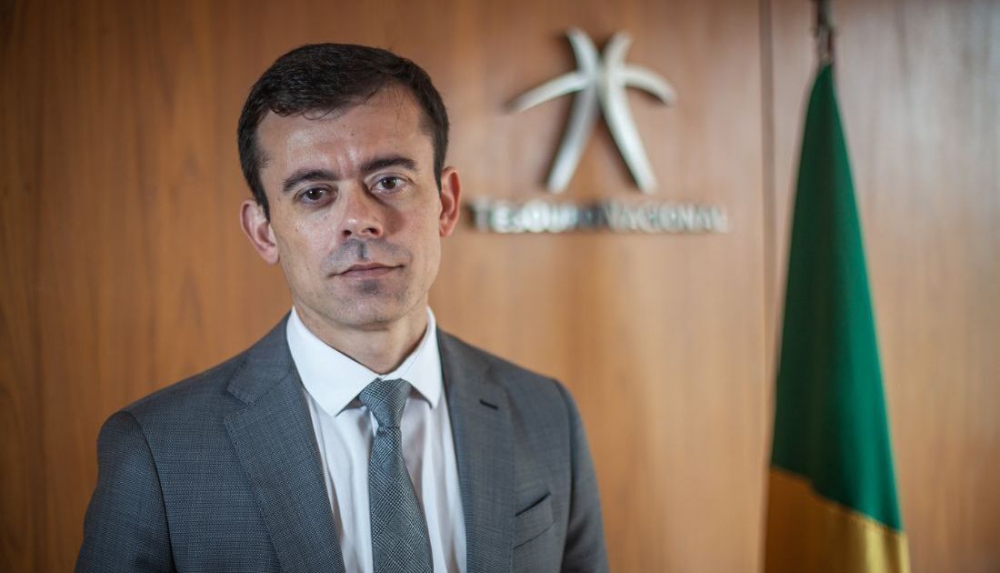 Governo deve cumprir meta fiscal e registrar déficit de R$ 20 bi em 2025