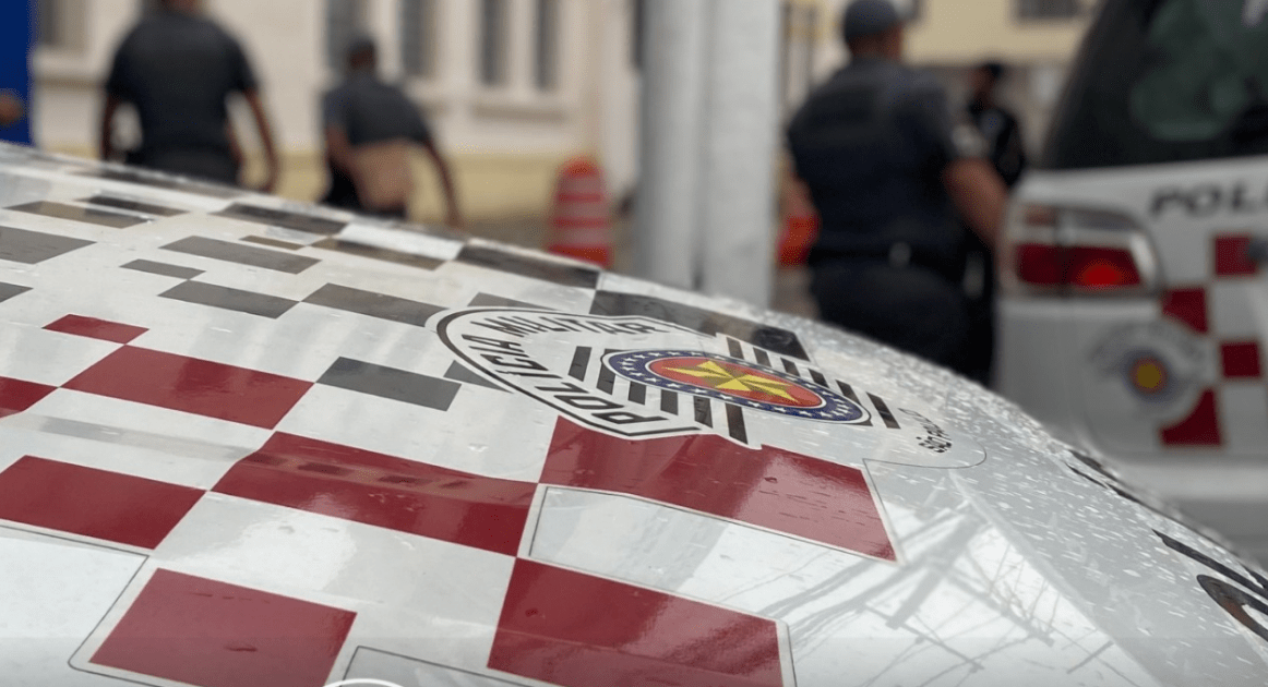 Mulher é morta a facadas por homem dentro de apartamento em Diadema (SP)