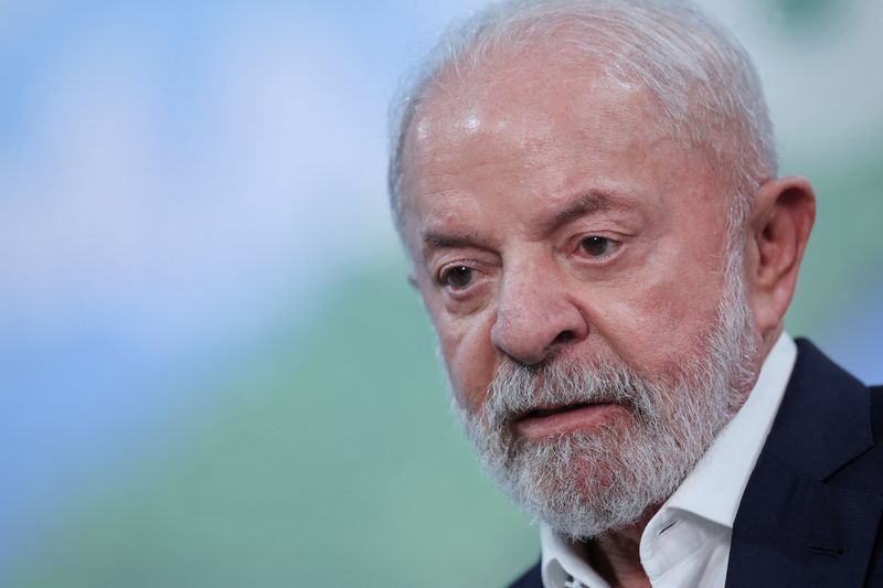 PoderData: governo é mais aprovado do que desempenho pessoal de Lula