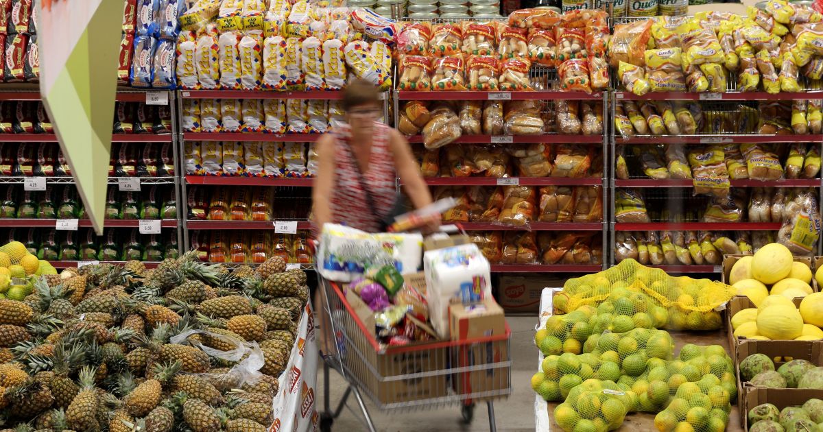 Prévia da inflação: IPCA-15 sobe 0,25% em dezembro, diz IBGE