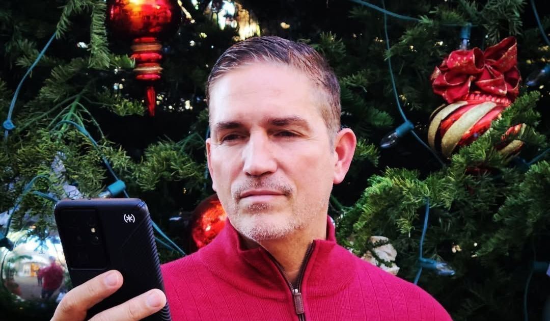 Quem é o ator Jim Caviezel, que vai interpretar Bolsonaro em filme