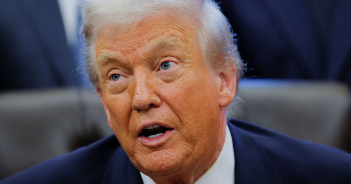 Trump volta a sugerir ataque por terra na Venezuela pelo 2º dia consecutivo