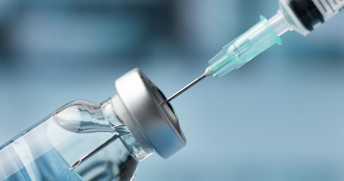 Butantan recruta voluntários idosos para estudo clínico de vacina da dengue