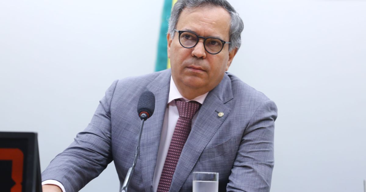 Deputado Félix Mendonça Jr. é alvo de operação da PF por desvio de emendas