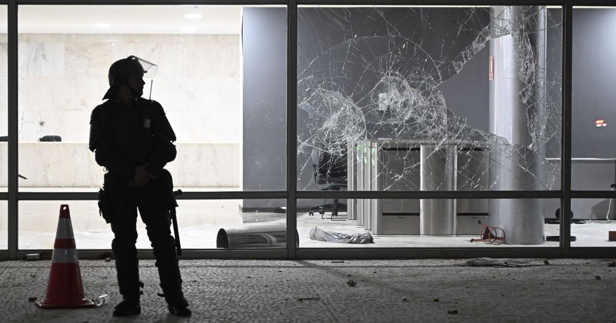 Eventos no Planalto e no STF marcam 3 anos dos ataques às sedes dos Poderes