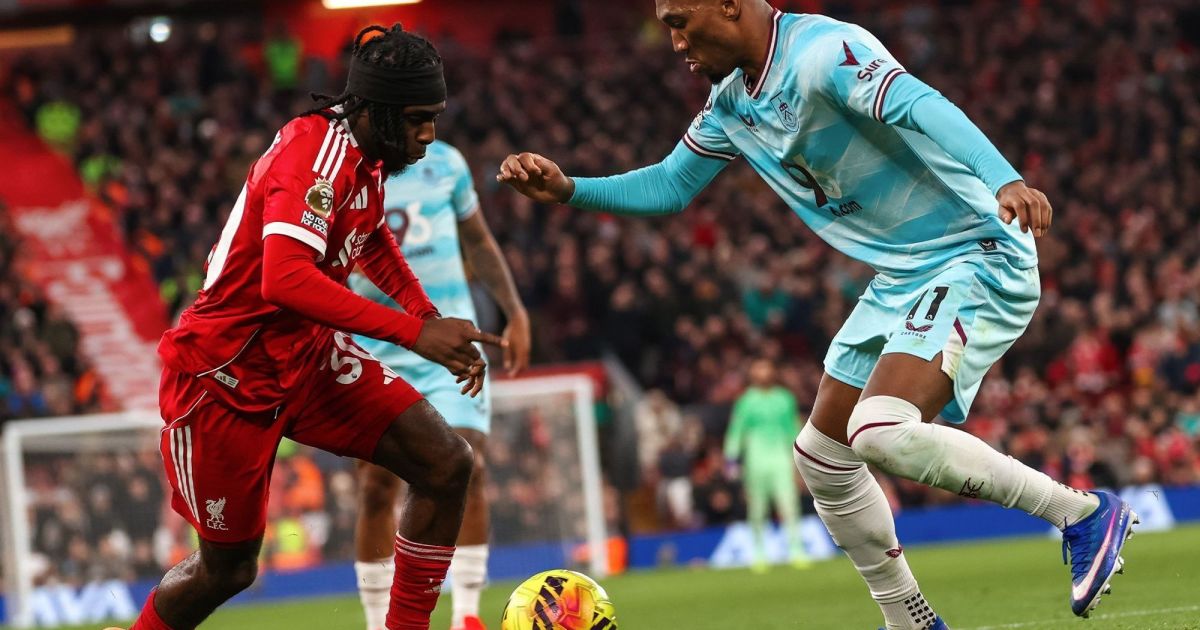 Liverpool empata com Burnley e sofre com pênalti perdido de Szoboszlai