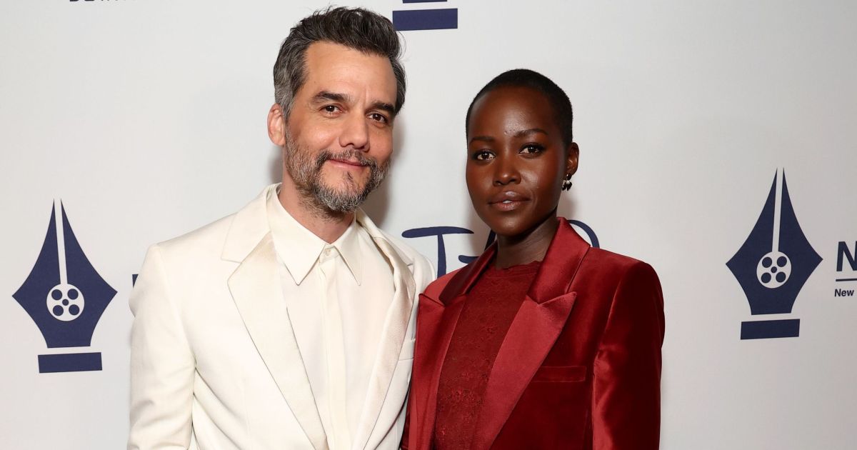 Lupita Nyong’o rasga elogios a Wagner Moura ao entregar prêmio; veja